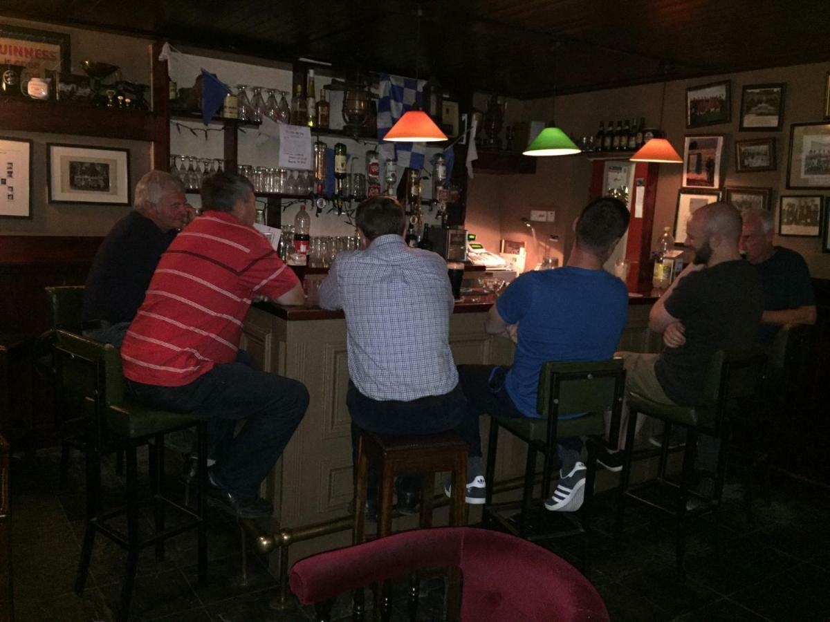 Carey'S Bar & Farmhouse Kilkenny Border Oldleighlin Экстерьер фото