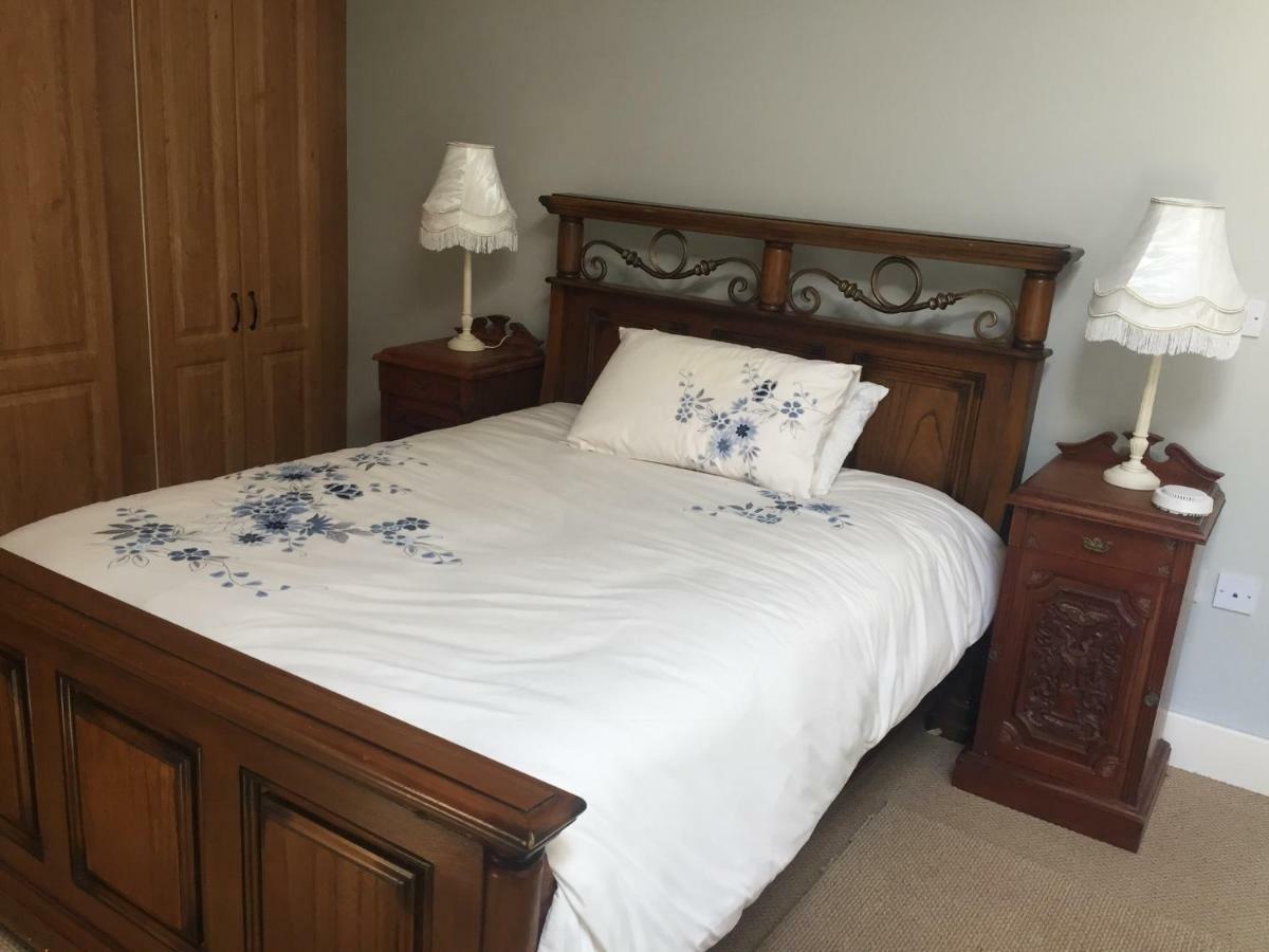 Carey'S Bar & Farmhouse Kilkenny Border Oldleighlin Экстерьер фото