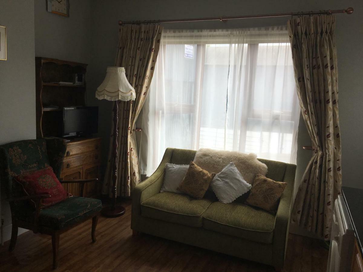 Carey'S Bar & Farmhouse Kilkenny Border Oldleighlin Экстерьер фото